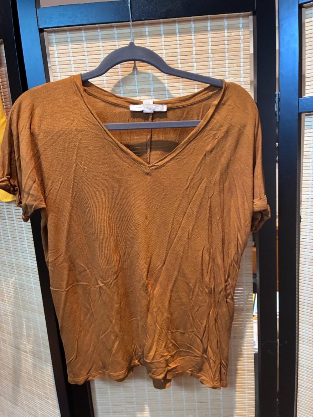 Forever 21 Rust Brown V-Neck Tee Size M